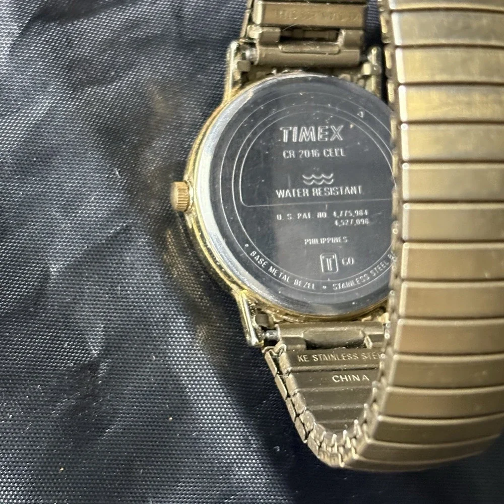 Vintage 1990s Timex Indiglo Quartz Men's Watch With Date Stretch Band Running